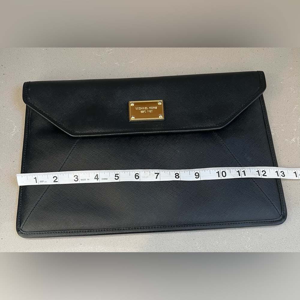 Michael Kors Saffiano Leather Black Envelope Clutch Portfolio Laptop Case - Picture 8 of 10
